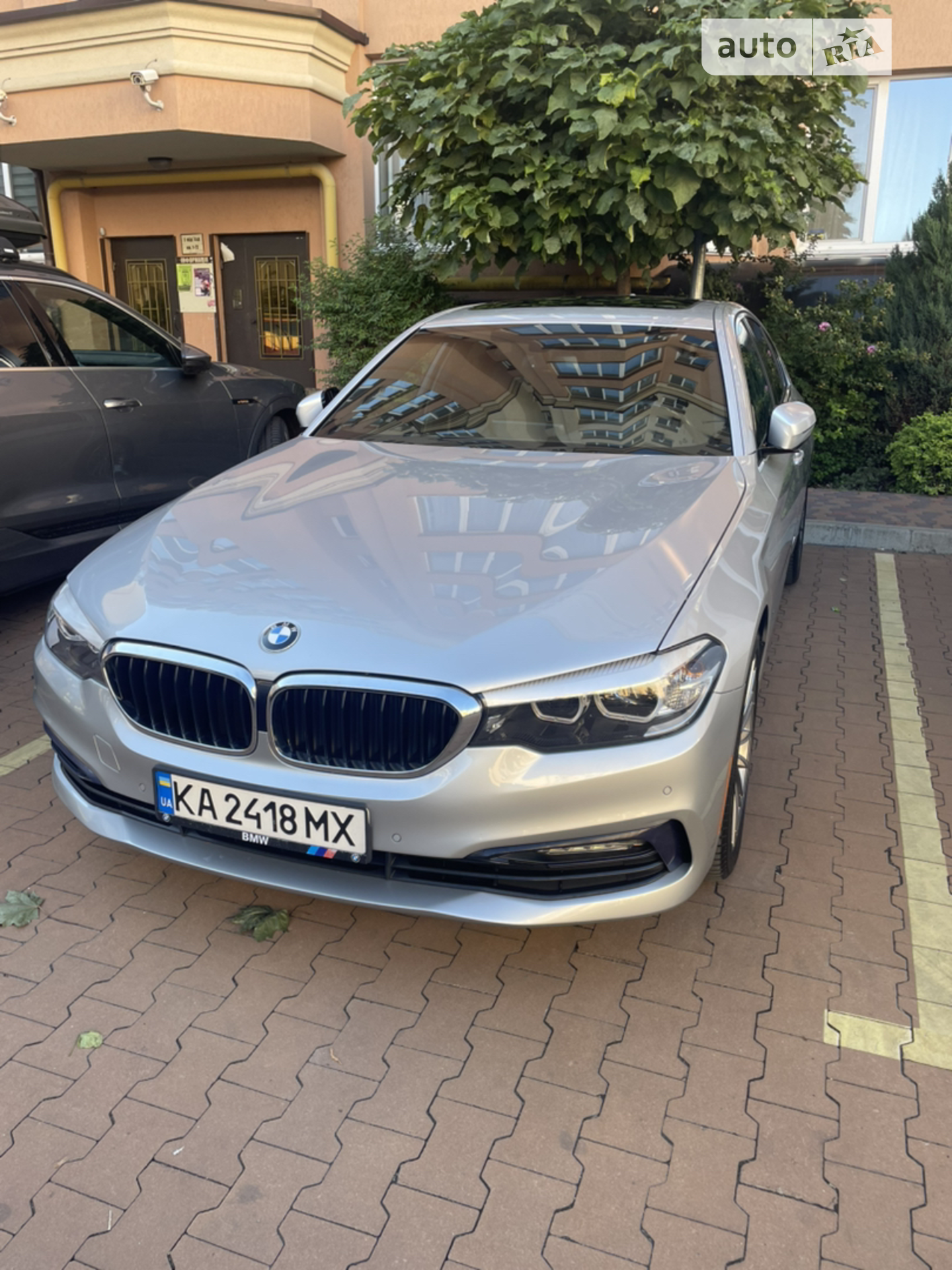 BMW 5 Series 2017 VIN WBAJA5C30HG456259 фото оголошення 2 з 16