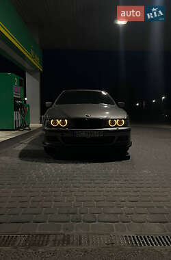 BMW 5 Series  2001