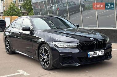 BMW 5 Series  2021