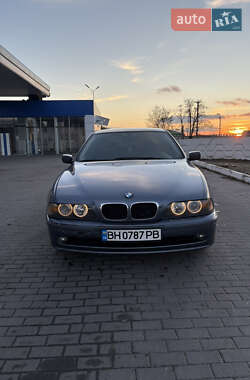 BMW 5 Series  2001