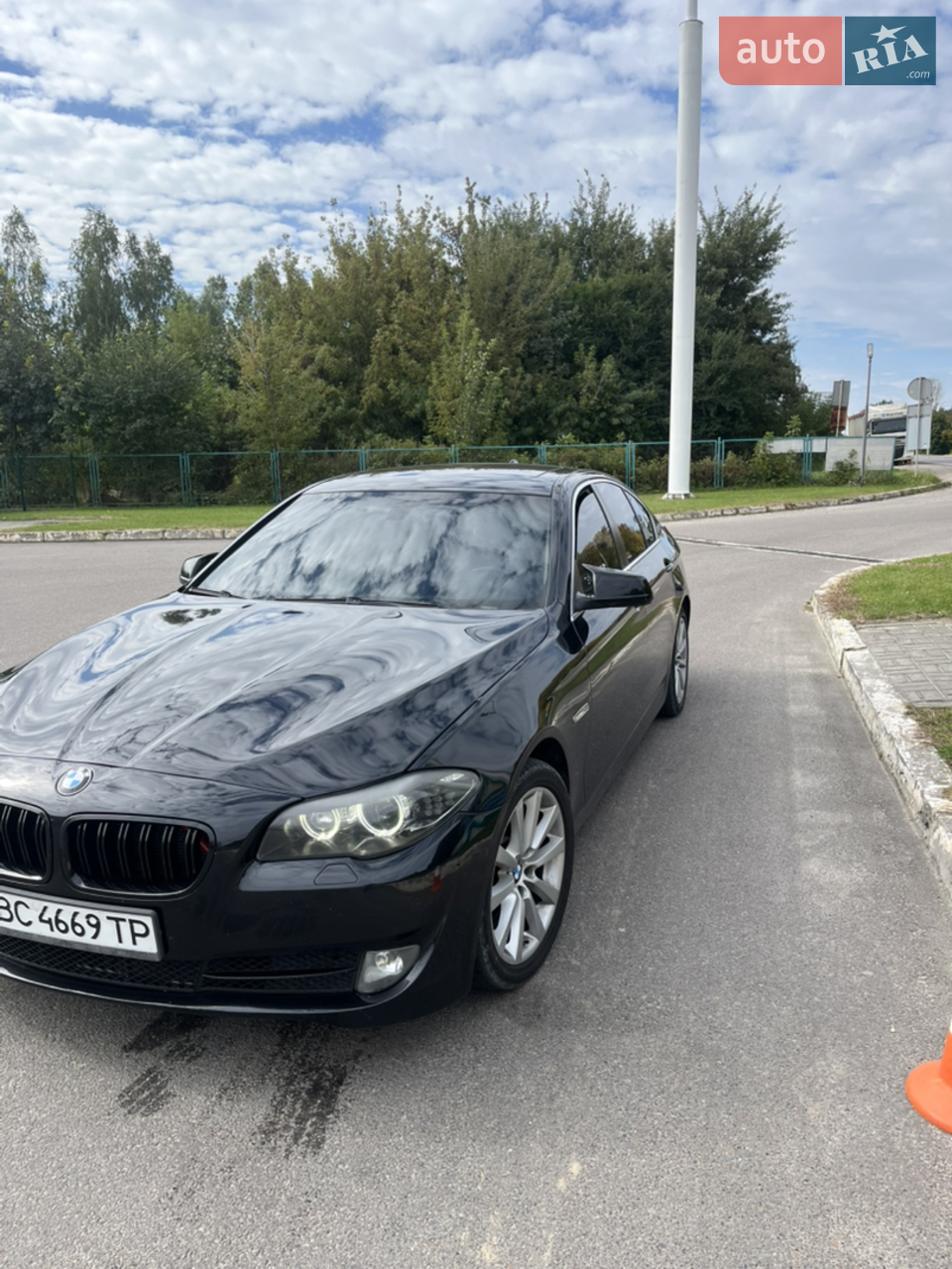 2012 BMW 5er - мініатюра 2