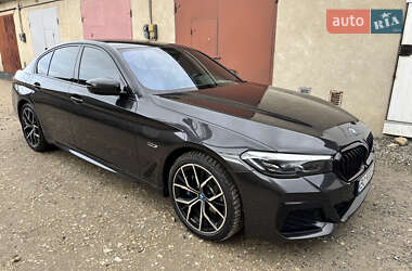 BMW 5 Series  2021