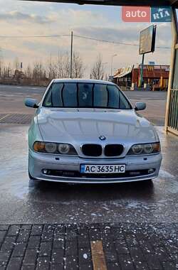 BMW 5 Series  2001