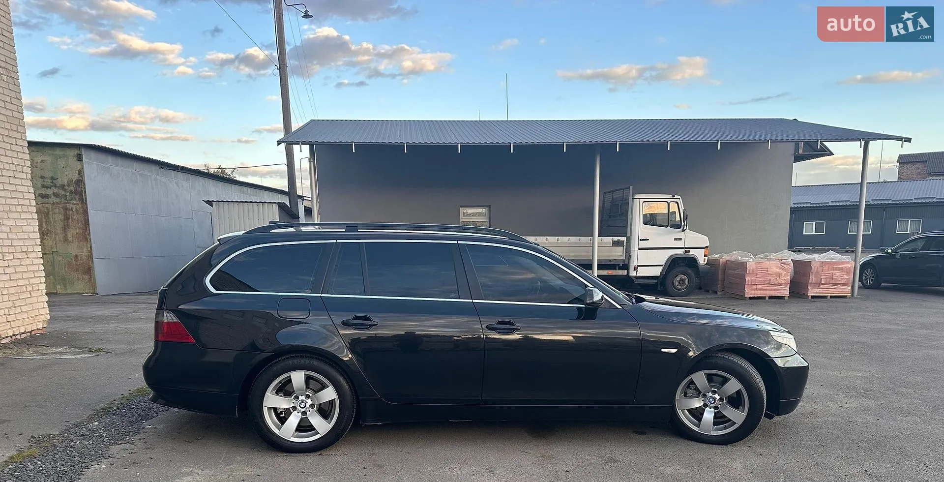 Bmw 520 2006 VIN WBANJ31060CP85588 фото оголошення 3 з 22
