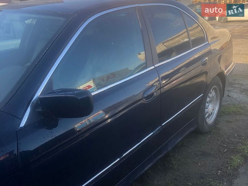 Седан BMW 5 Series 2000 в Одессе
