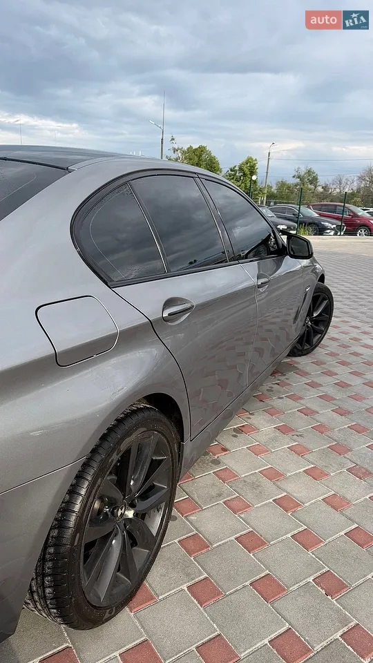2010 BMW 5er - мініатюра 4