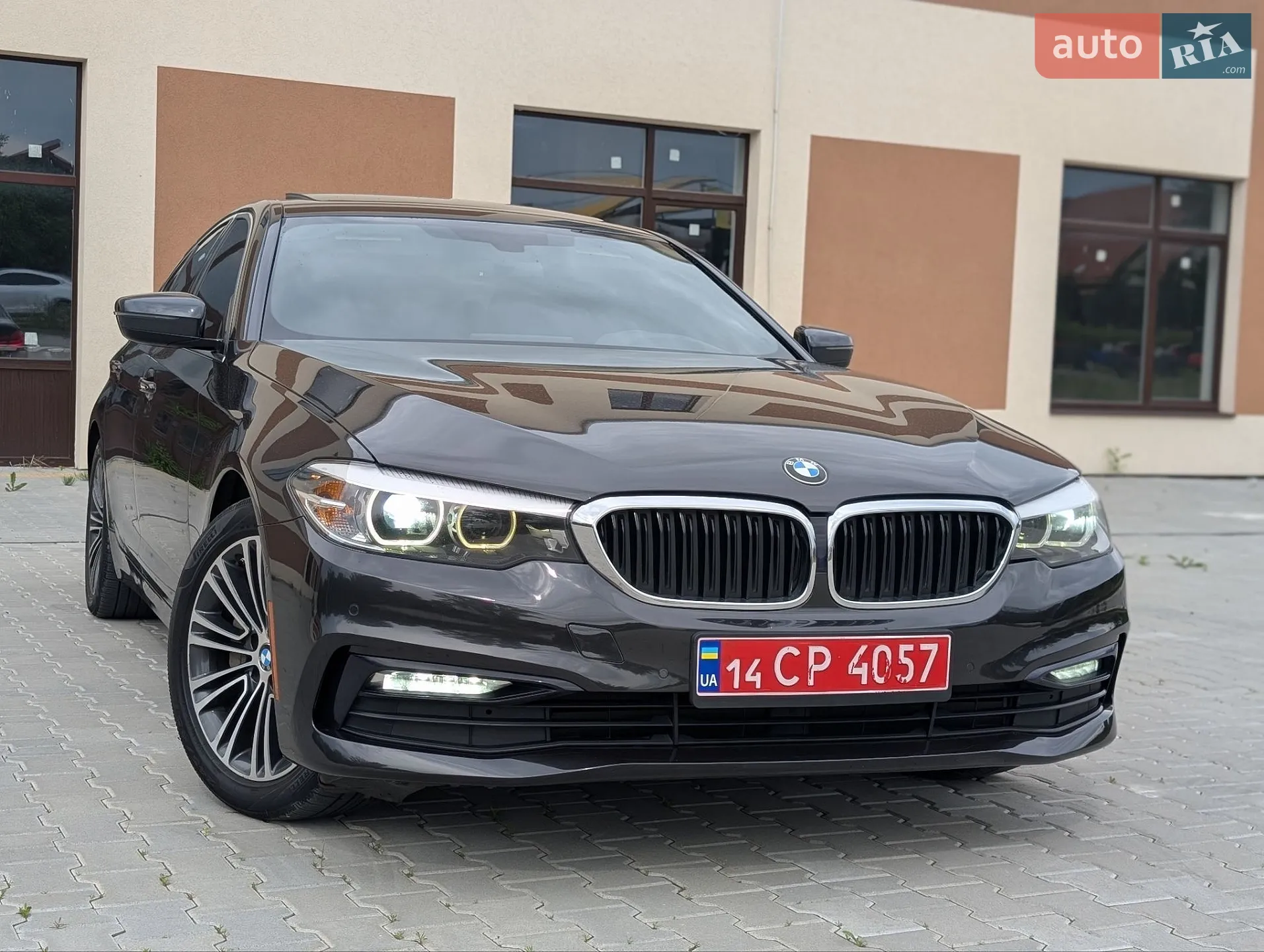 BMW 5 Series 2017 VIN WBAJA5C35HG894016 фото оголошення 4 з 68
