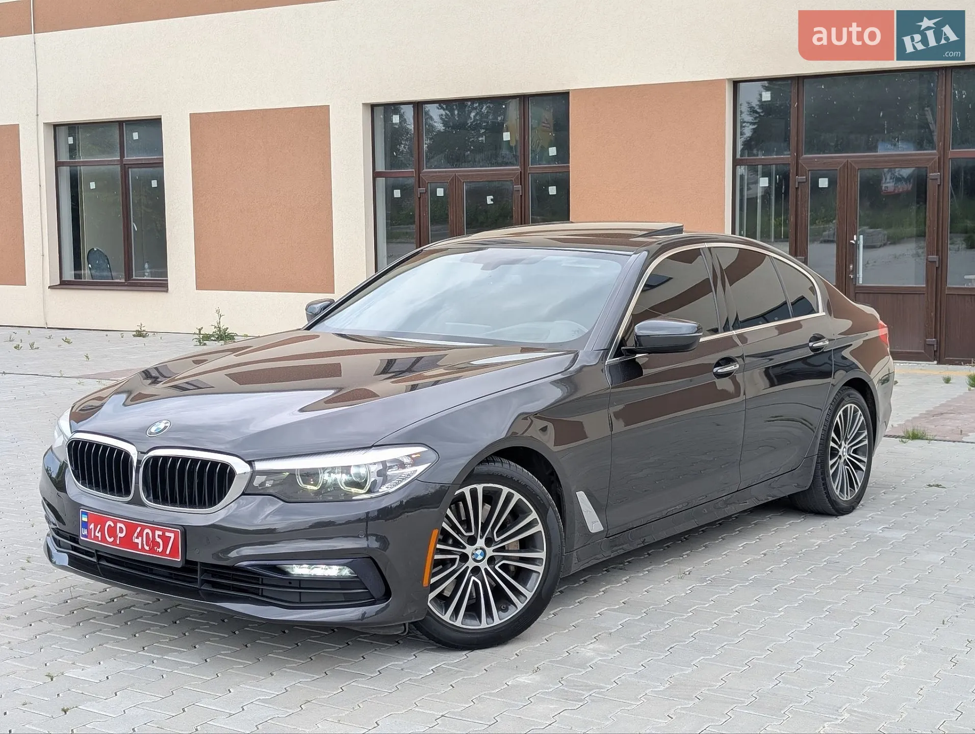 BMW 5 Series 2017 VIN WBAJA5C35HG894016 фото оголошення 12 з 68