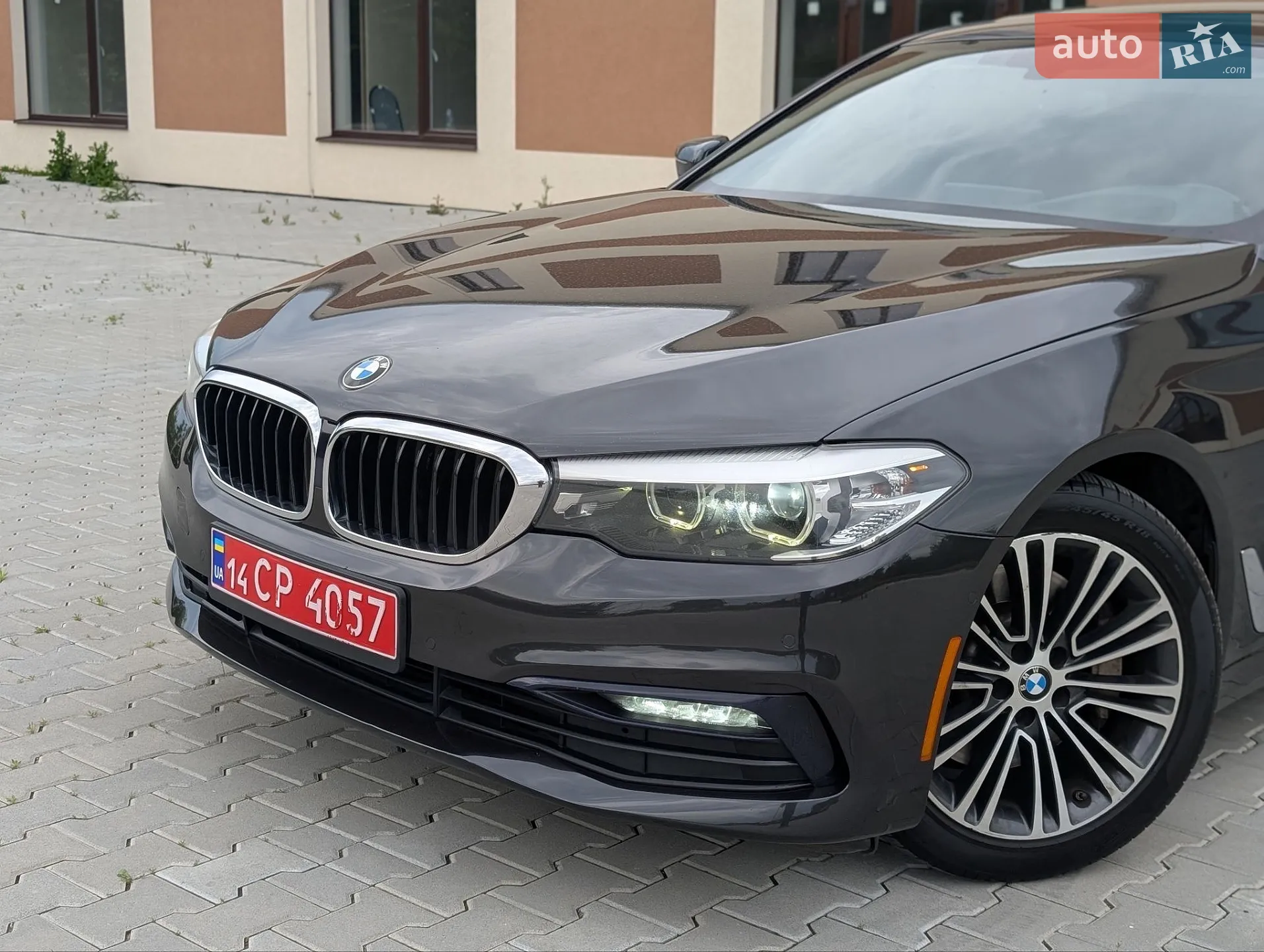 BMW 5 Series 2017 VIN WBAJA5C35HG894016 фото оголошення 9 з 68