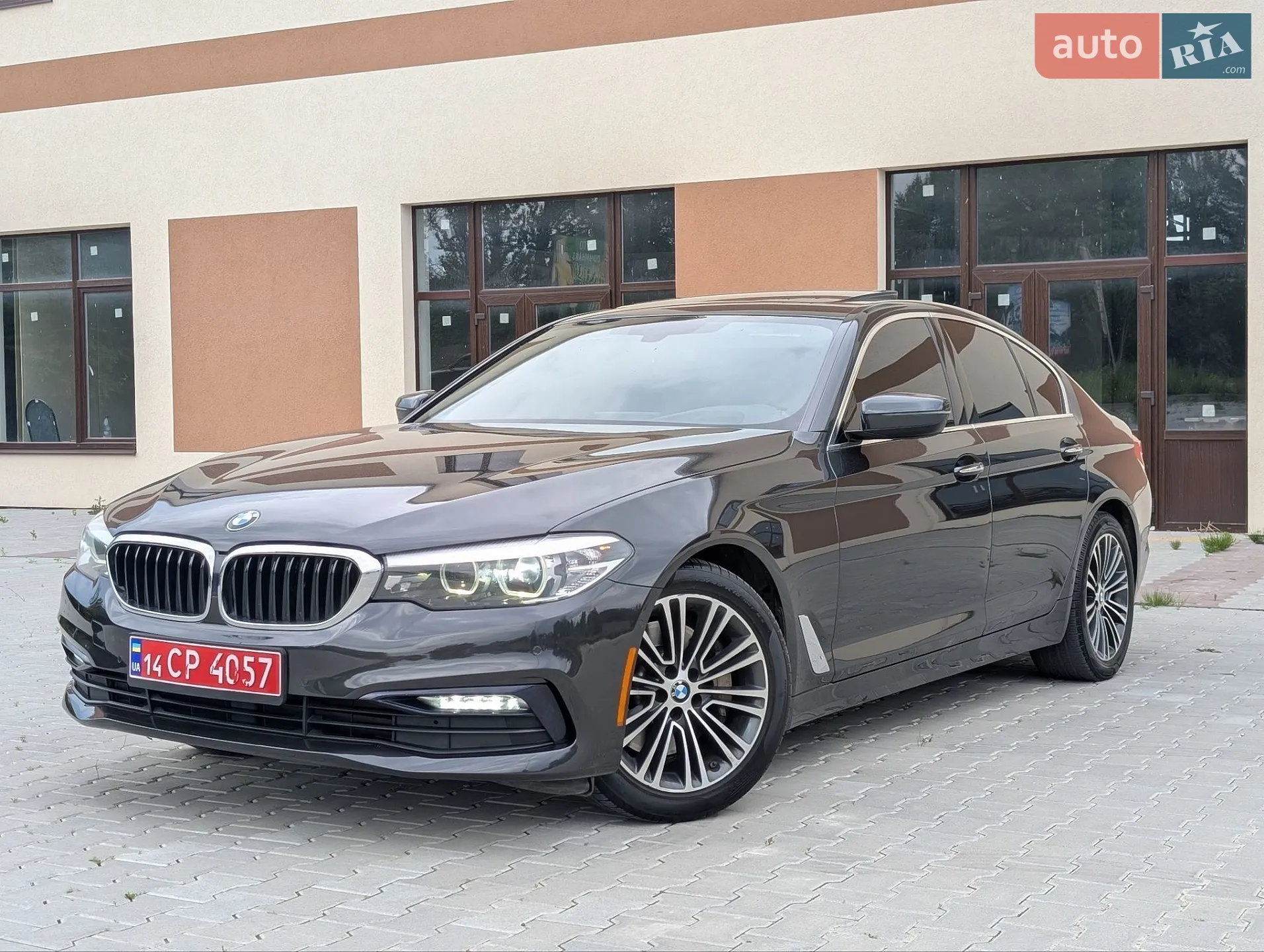 BMW 5 Series 2017 VIN WBAJA5C35HG894016 фото оголошення 8 з 68