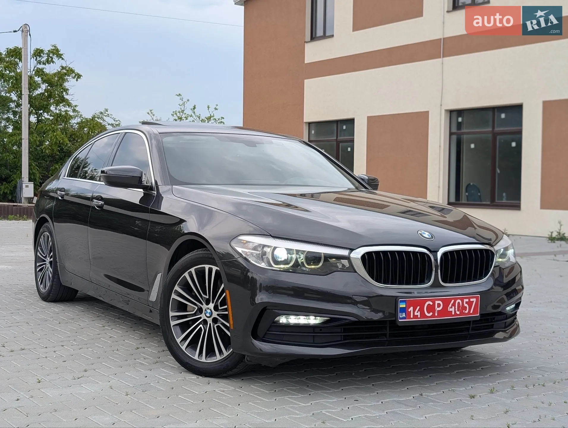 BMW 5 Series 2017 VIN WBAJA5C35HG894016 фото оголошення 13 з 68