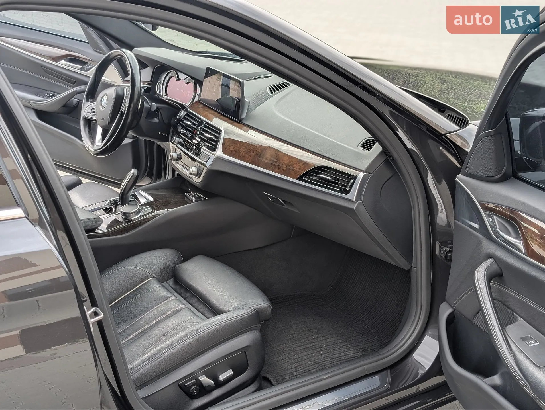 BMW 5 Series 2017 VIN WBAJA5C35HG894016 фото оголошення 32 з 68