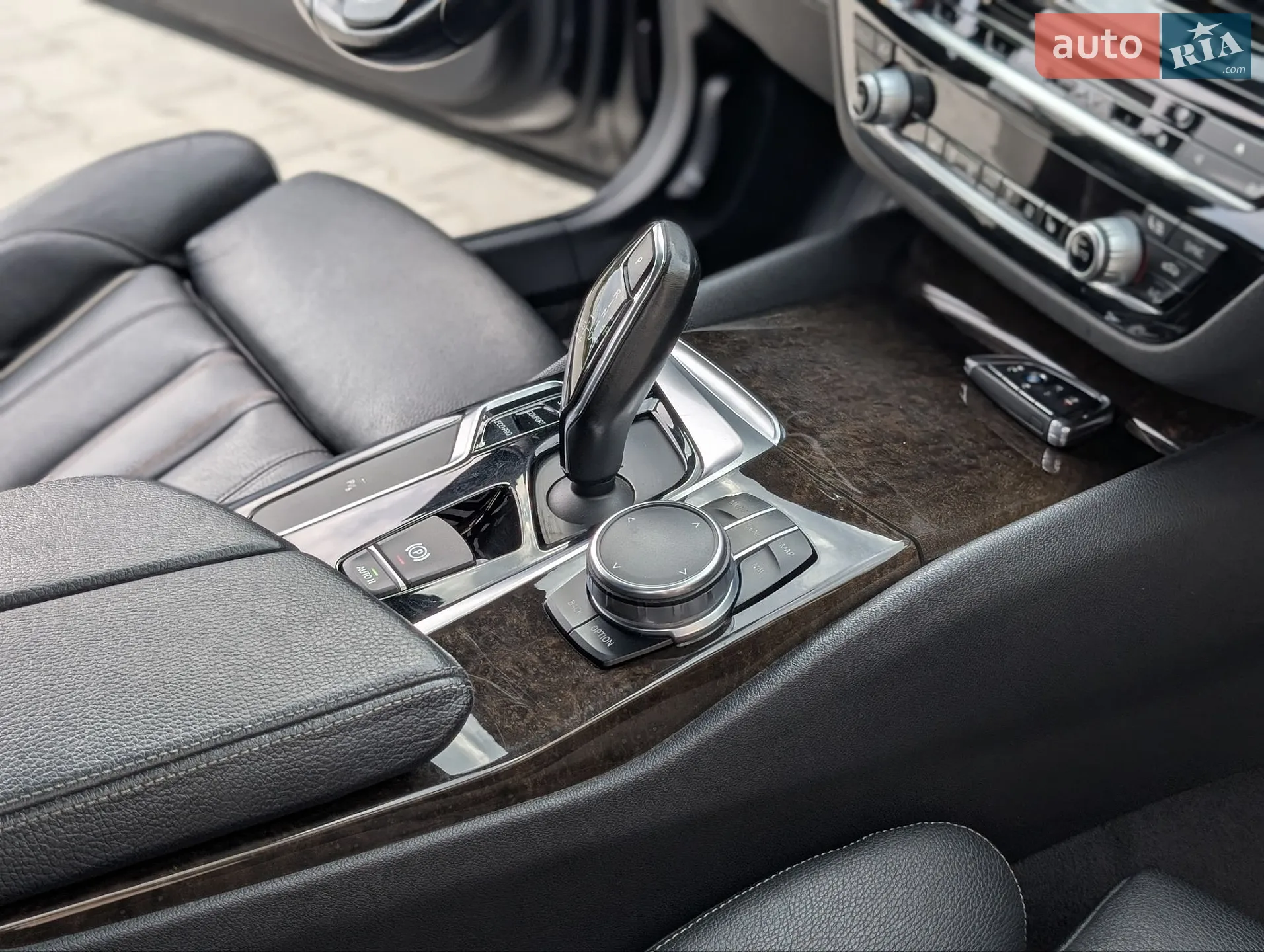 BMW 5 Series 2017 VIN WBAJA5C35HG894016 фото оголошення 39 з 68