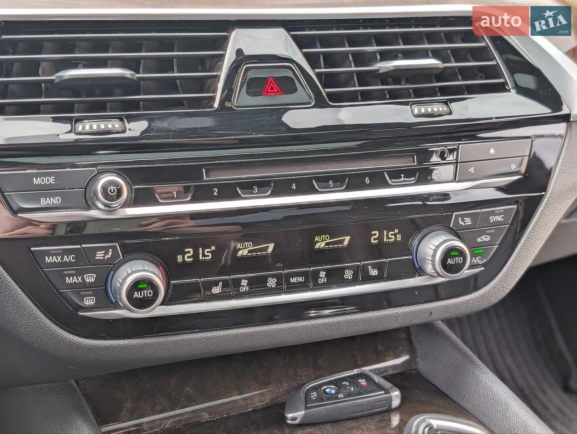 BMW 5 Series 2017 VIN WBAJA5C35HG894016 фото оголошення 50 з 68