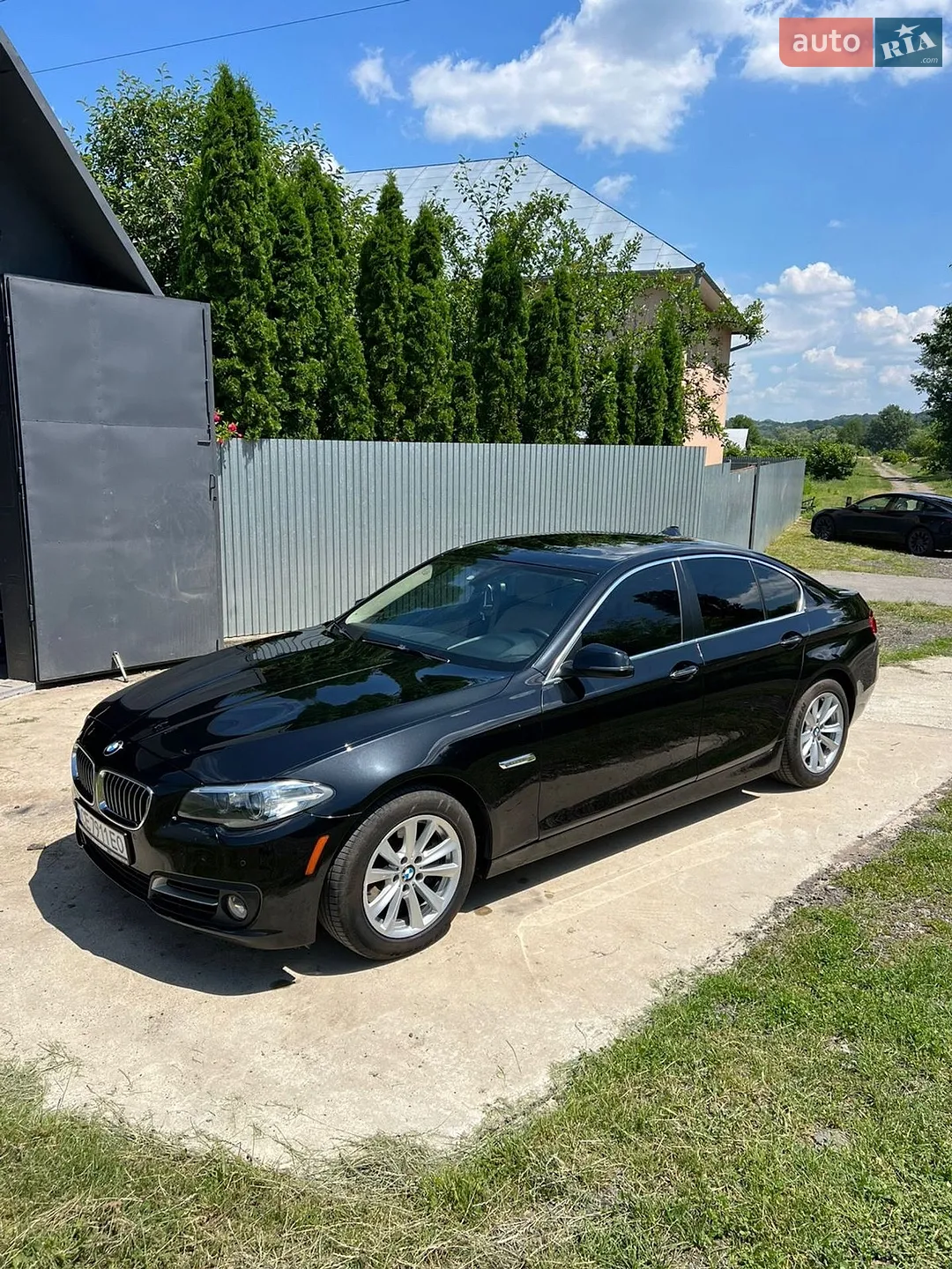 BMW 5 Series 2016 VIN WBA5A5C53GG353287 фото оголошення 3 з 9