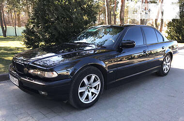 BMW 7 Series  2000