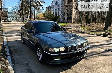 BMW 7 Series  2001