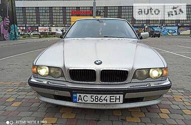 BMW 7 Series  2001