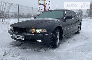 BMW 7 Series  2000