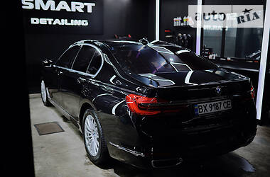 BMW 7 Series  2017