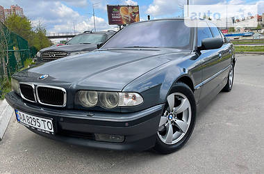 BMW 7 Series  2000