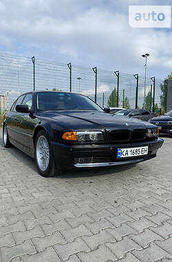 BMW 7 Series  2000