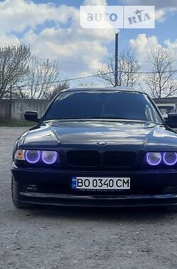 BMW 7 Series  2000