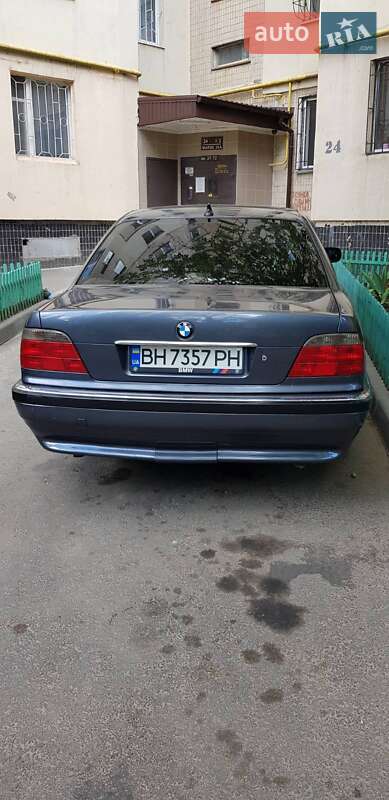 Седан BMW 7 Series