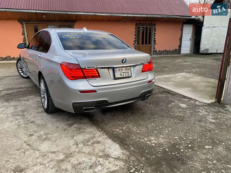 BMW 7 Series 2011