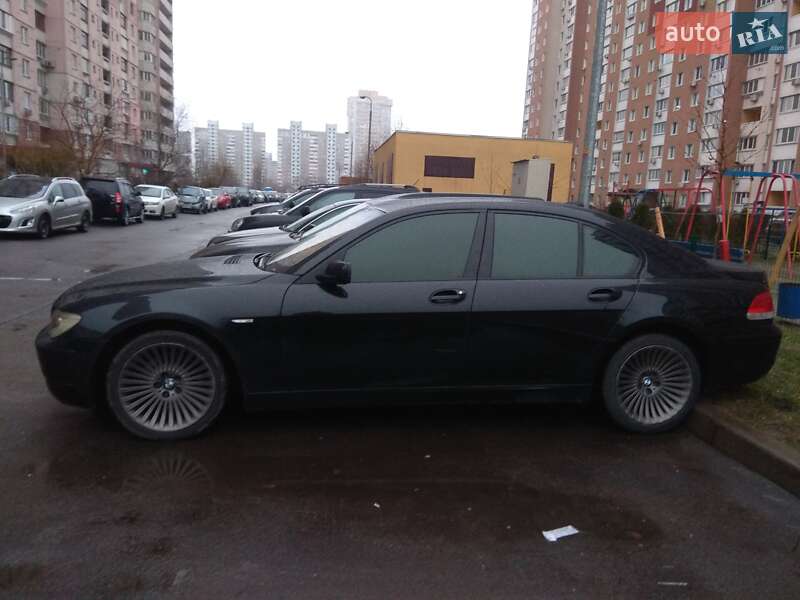 Седан BMW 7 Series