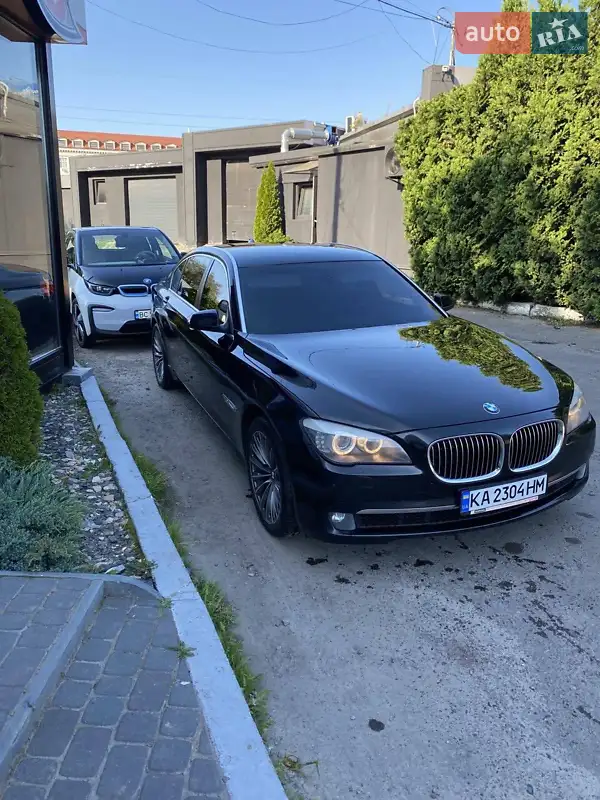 BMW 7 Series 2011