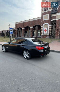 BMW 7 Series  2010