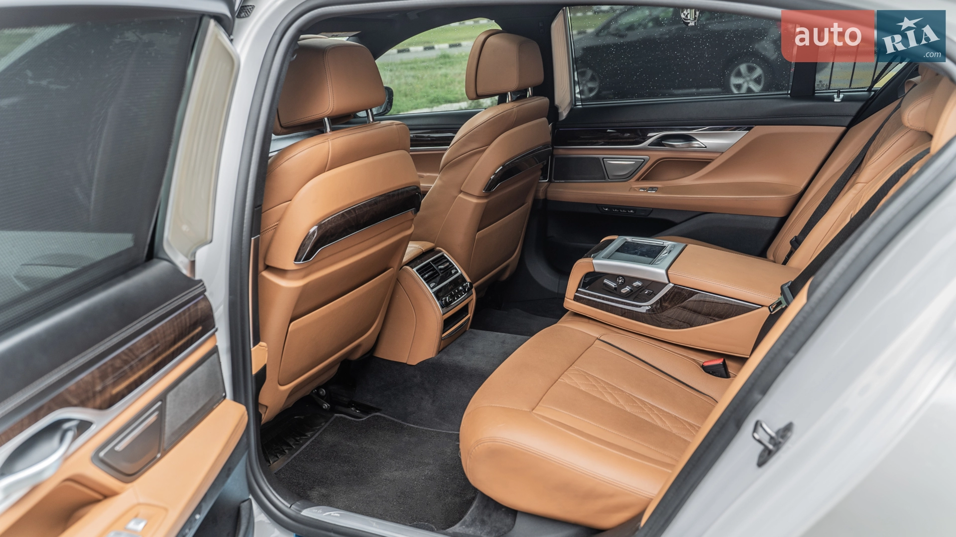 BMW 7 Series 2018 VIN WBA7F0C51KGM25593 фото оголошення 21 з 49