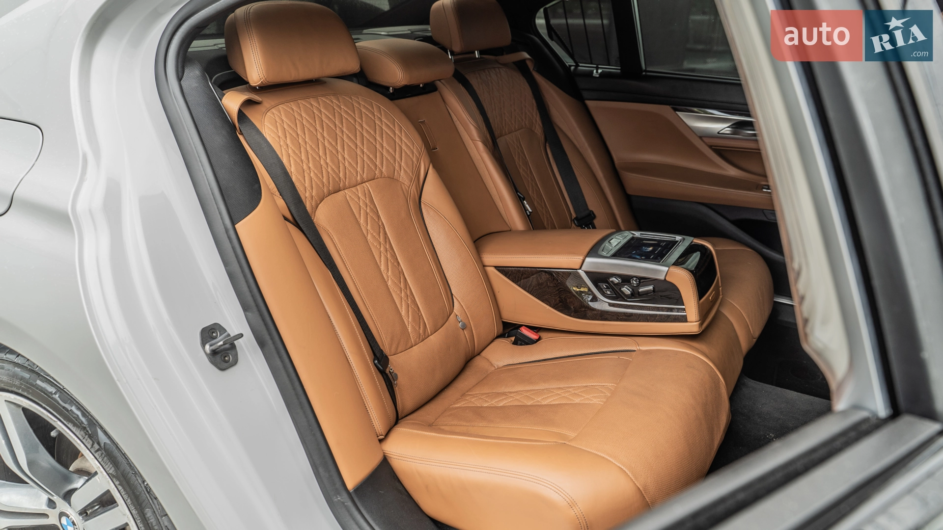 BMW 7 Series 2018 VIN WBA7F0C51KGM25593 фото оголошення 22 з 49