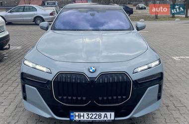BMW 7 Series  2024