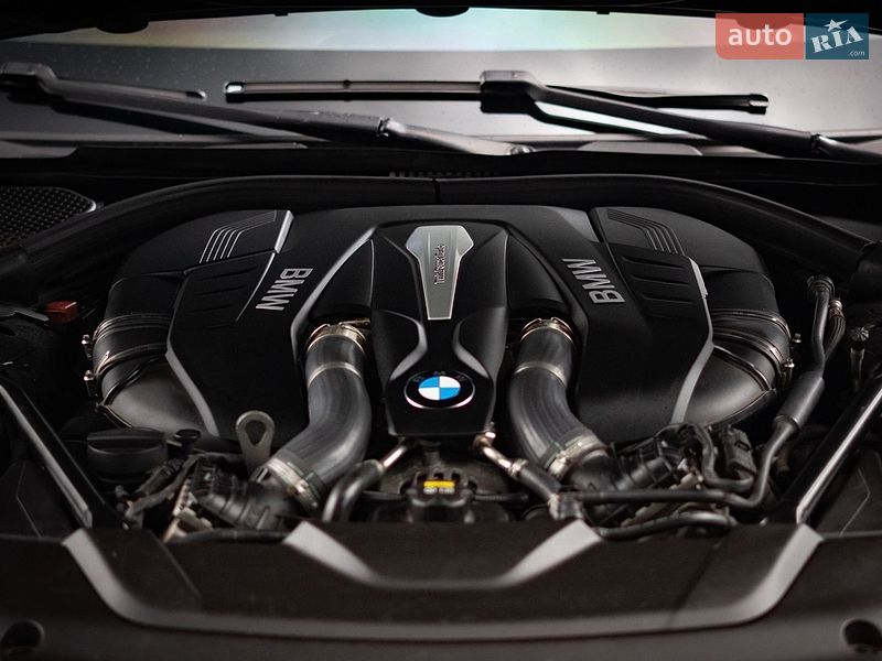 Седан BMW 7 Series 2016 в Киеве