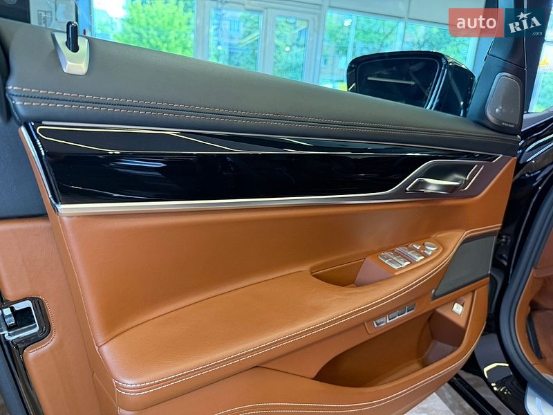 Седан BMW 7 Series 2016 в Киеве