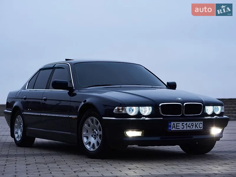 BMW 7 Series 1999