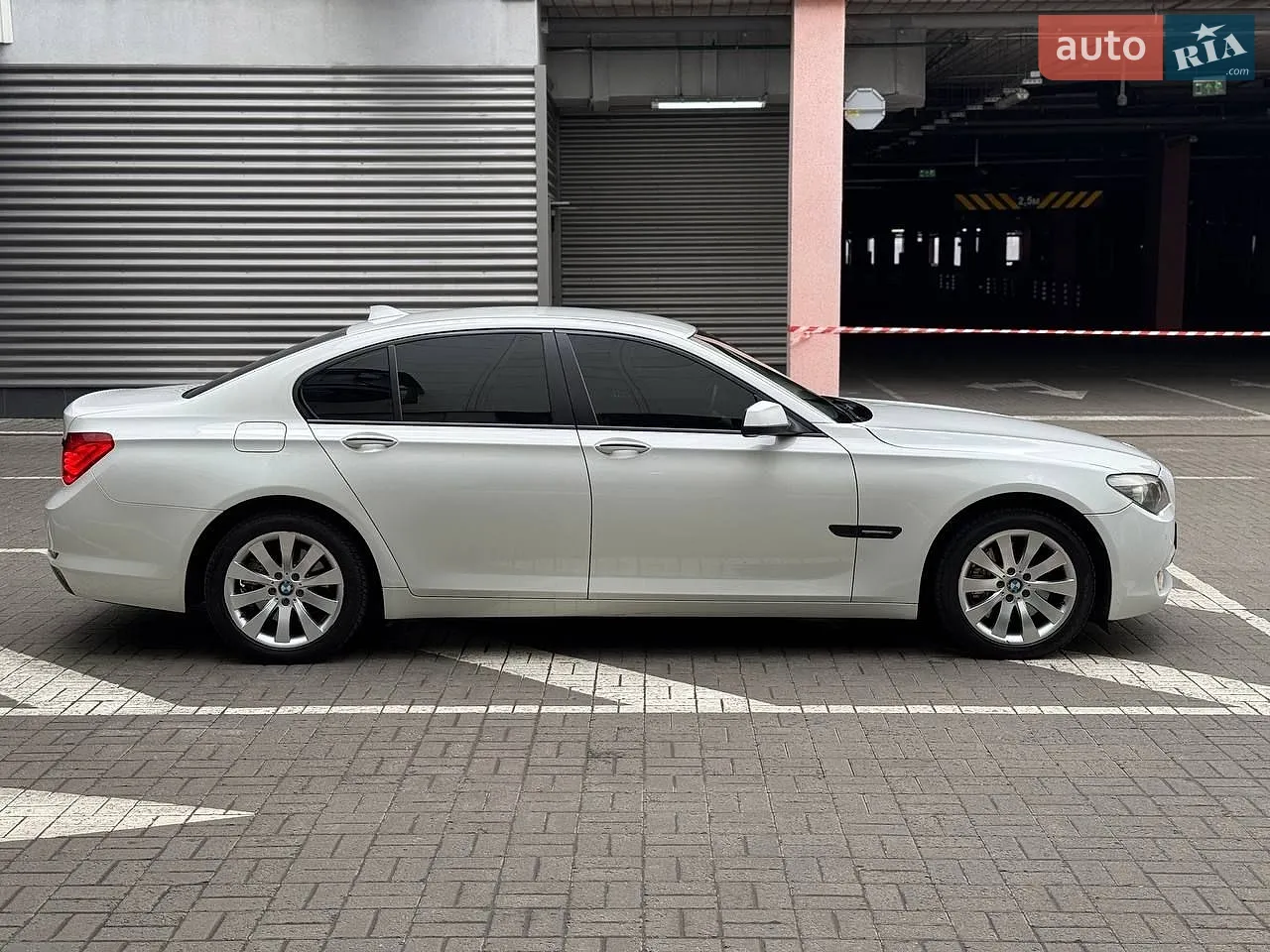 2010 BMW 7er - мініатюра 3