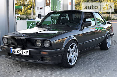 BMW   1989