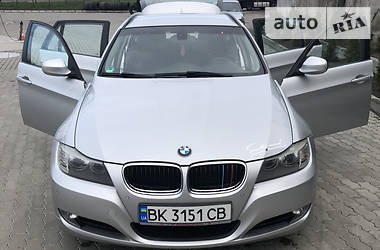 BMW  318 2012