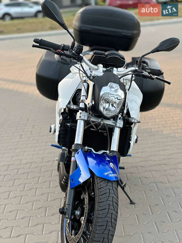 Мотоцикл Без обтікачів (Naked bike) BMW F 800R