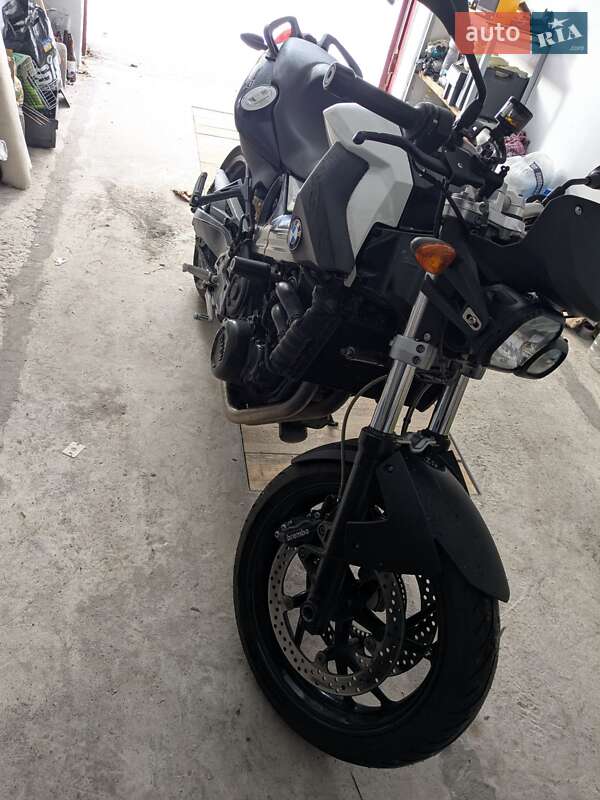 Мотоцикл Без обтікачів (Naked bike) BMW F 800R