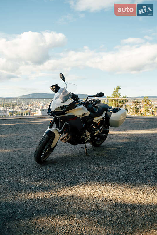 BMW F 900 XR