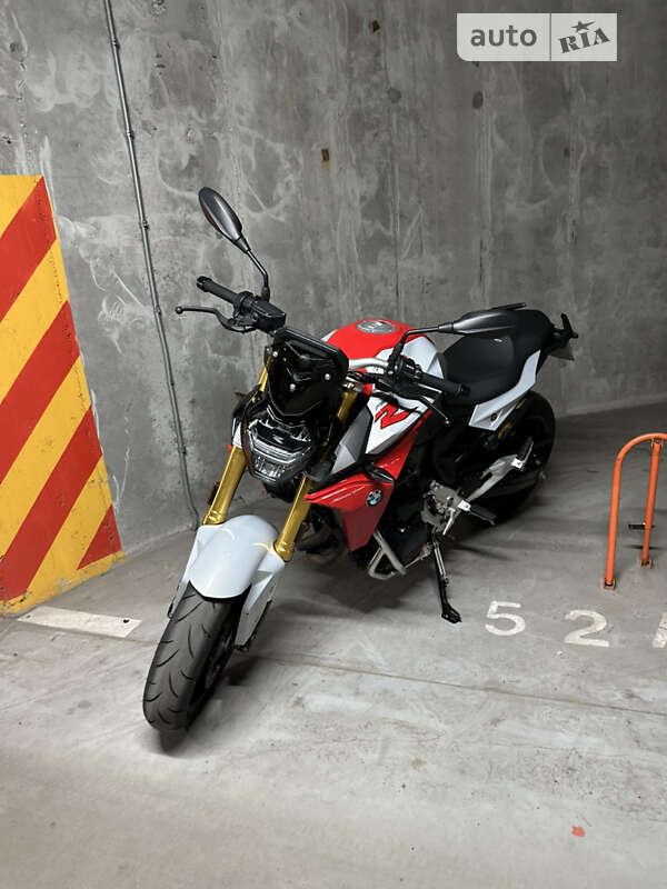 Мотоцикл Без обтікачів (Naked bike) BMW F 900R