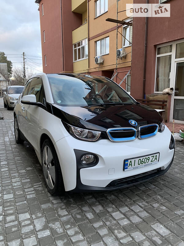 Седан BMW I3