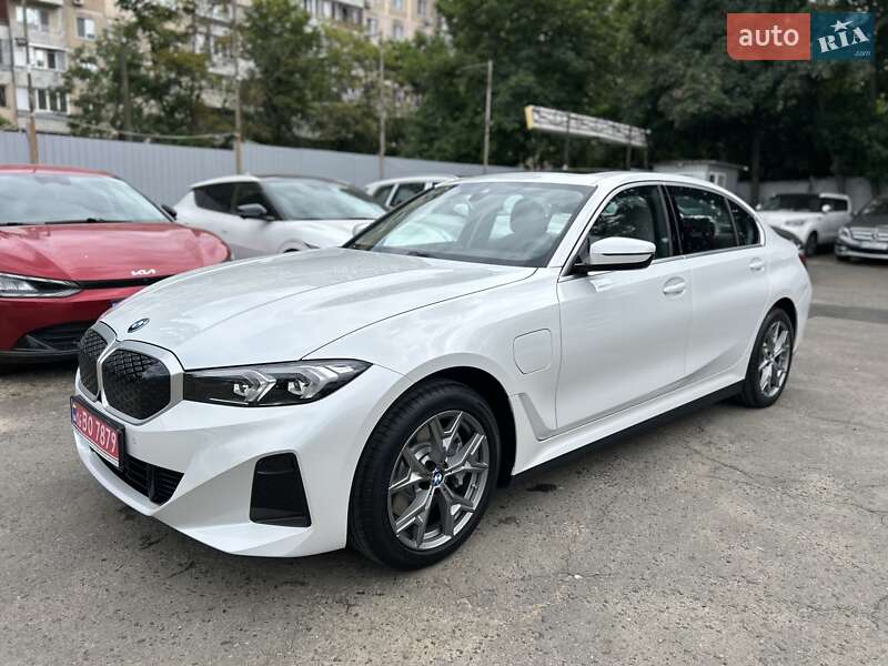 Седан BMW I3