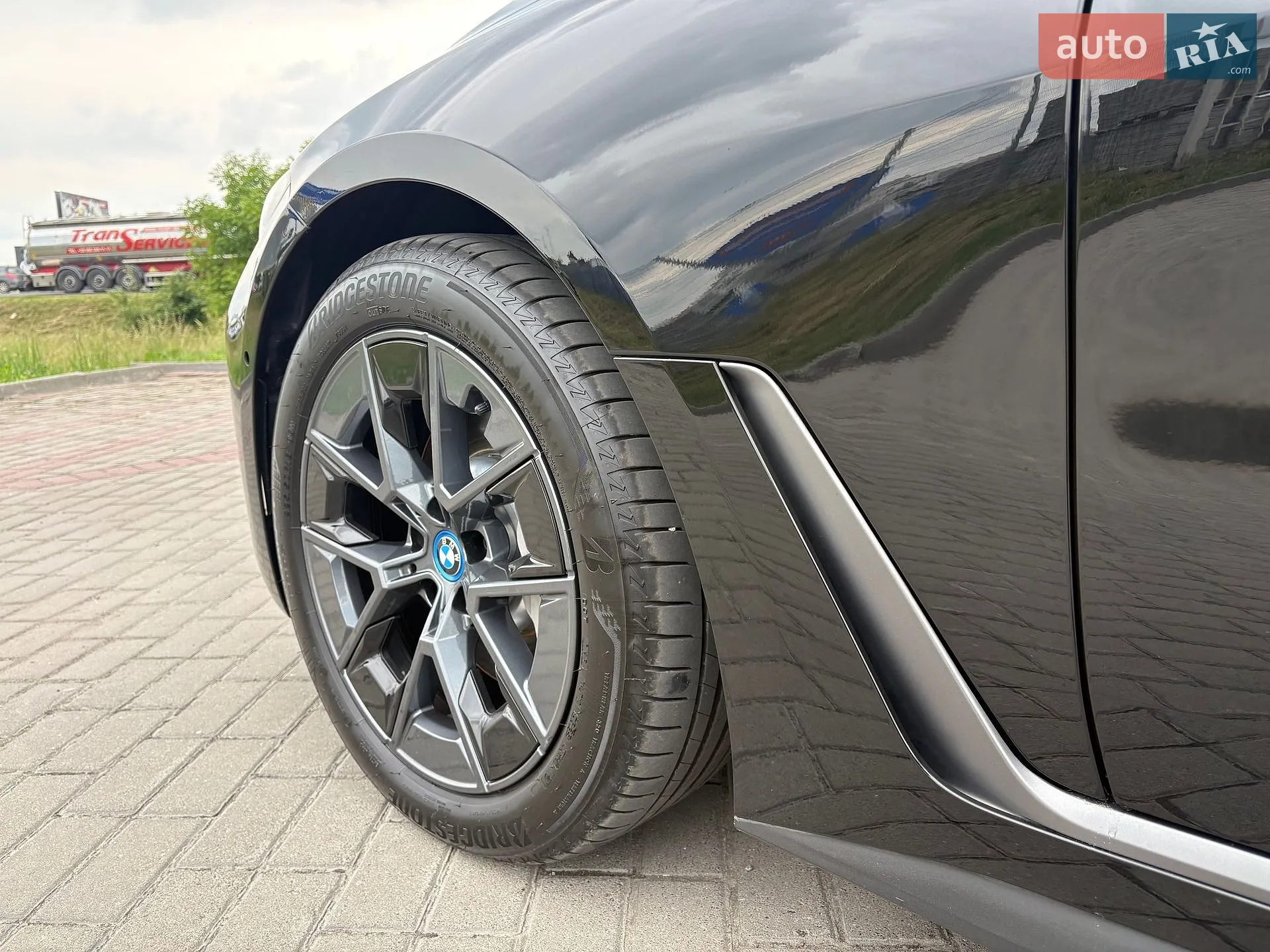 BMW i4 2023 VIN WBY43AW00PFR06130 фото оголошення 10 з 35