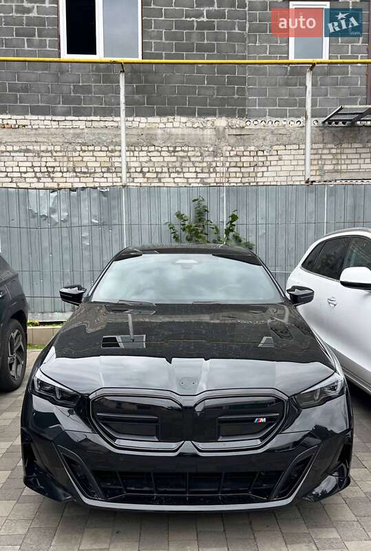 BMW i5
