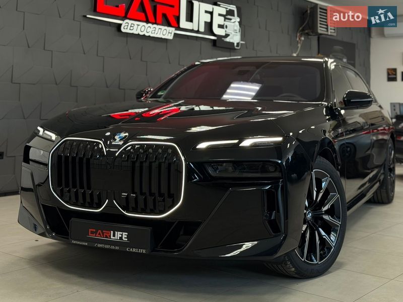 BMW i7